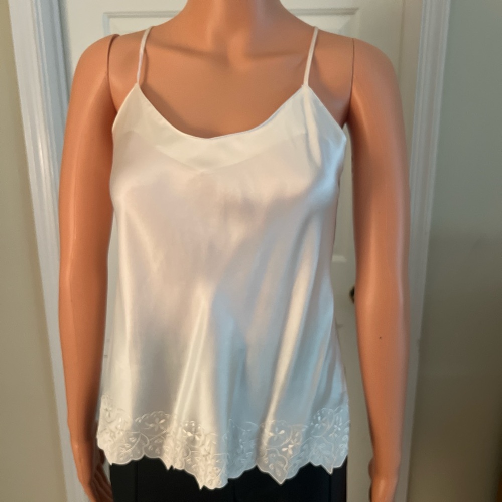Trac White Lace Hem Camisole Top